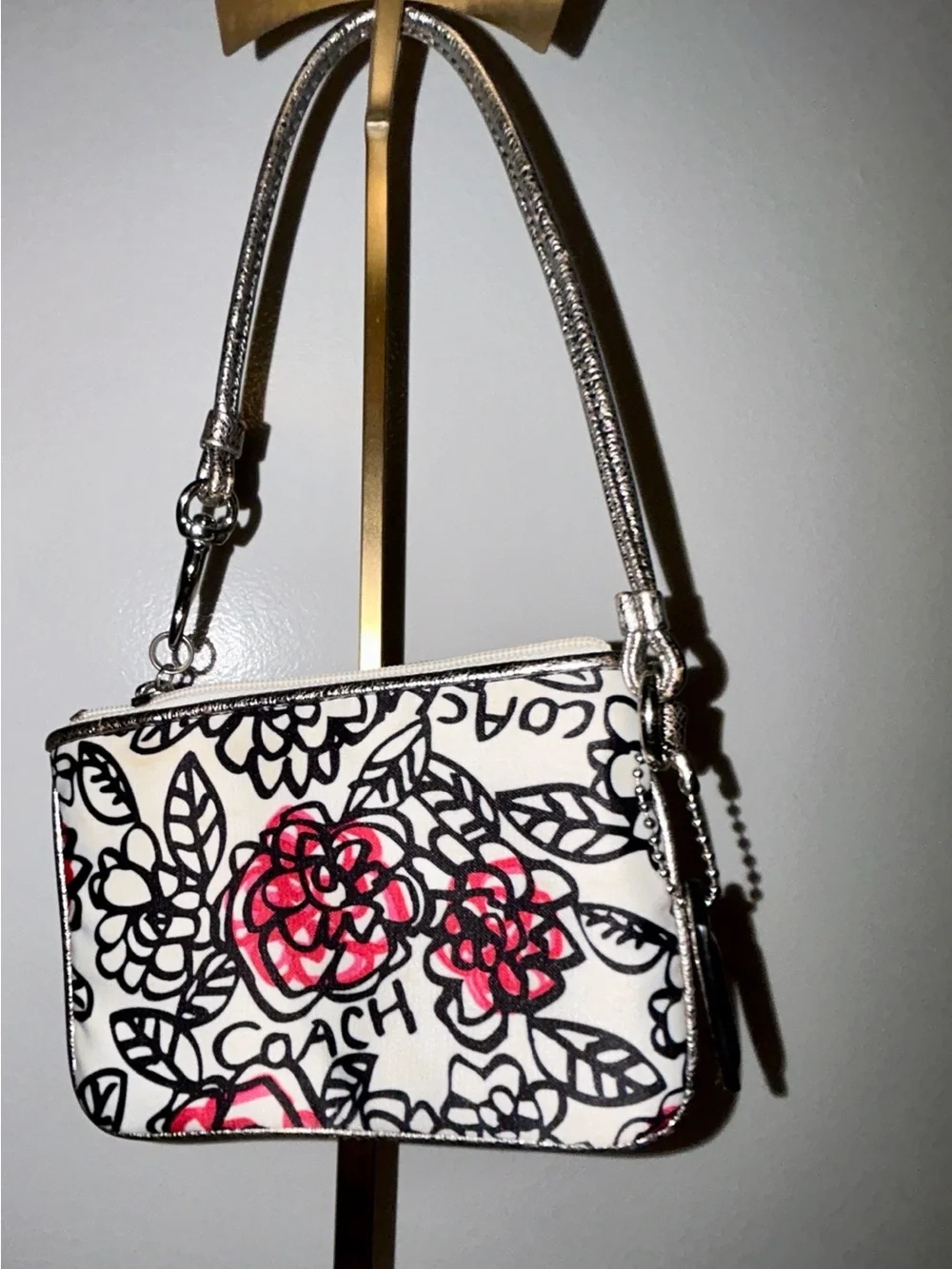 Coach Poppy Graffiti Floral Wristlet. Y2K - Picture 4 of 5